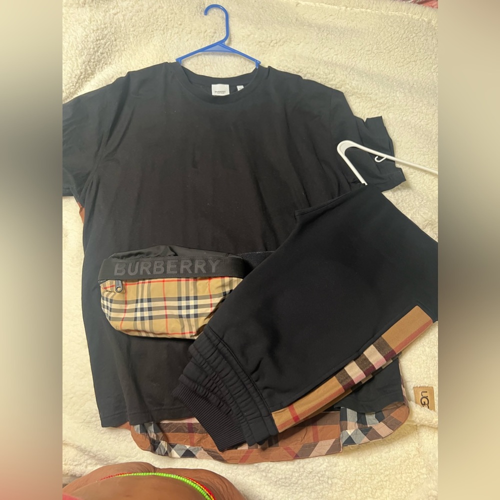 Burberry Outfit together of each piece can be spelled separately.